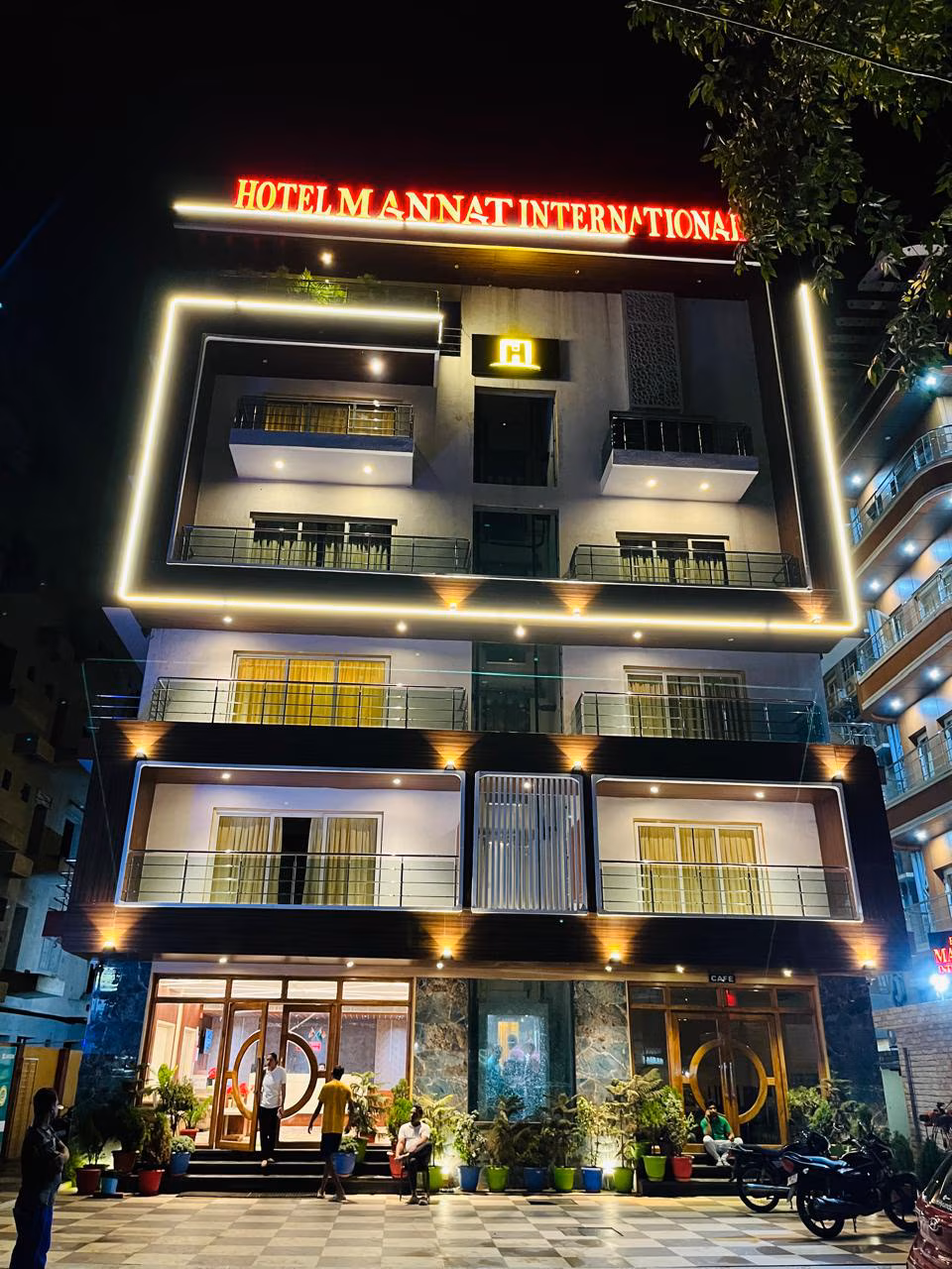 Hotel Mannat International